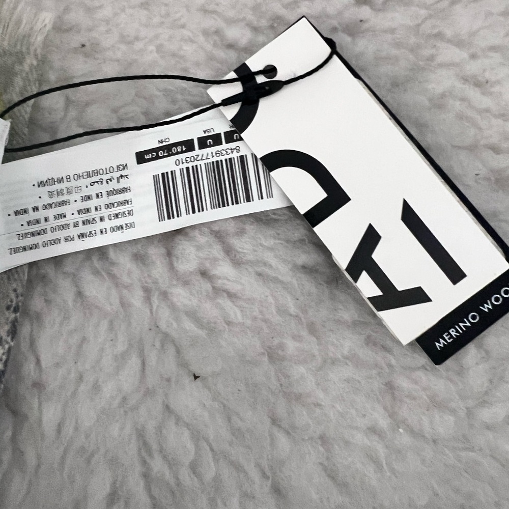 Adolfo Dominguez White Merino Wool Scarf NWT - Picture 14 of 16